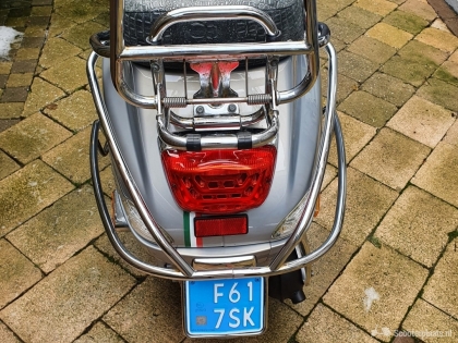 Vespa LX 50 zilver